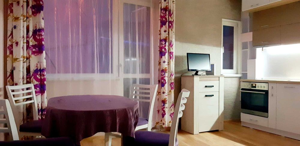 Дава се под наем Двустаен апартамент в Варна, Център - 60 кв.м за 561 € - Снимка #12