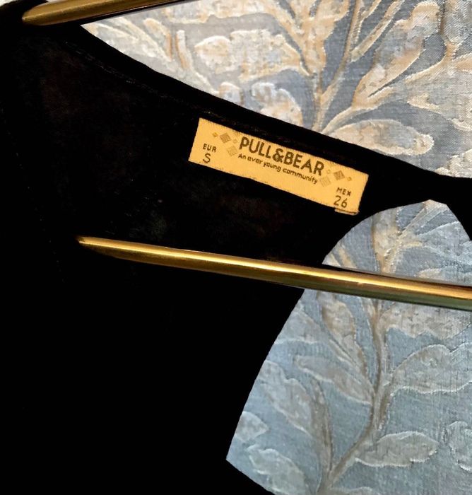 Кофта Pull&Bear

Кофта Pull&Bear (оригинал) с длинными рукавами.