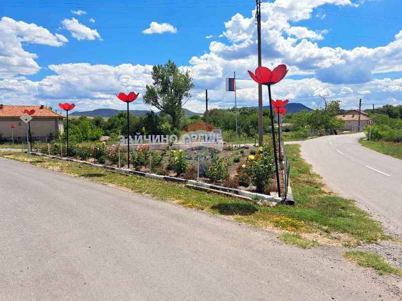 Продава се Къща в с. Зайчино ореше, Област Шумен - 270 кв.м за 148 €/кв.м - Снимка #8