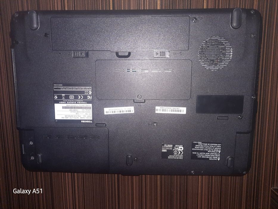 Noutbuk TOSHIBA sotiladi