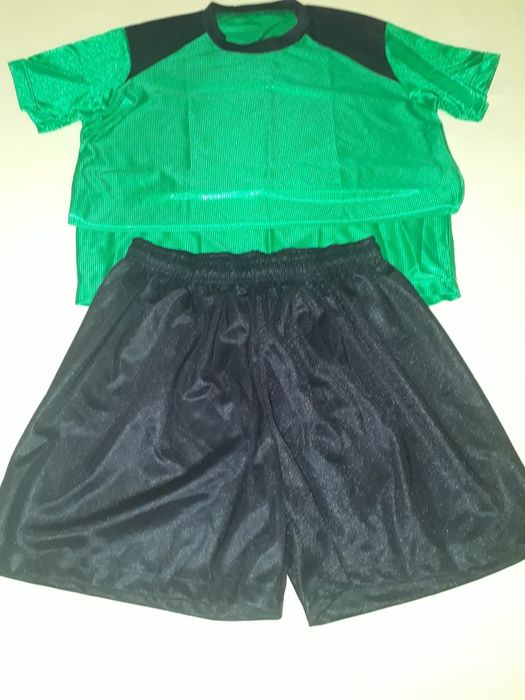 Детски футболен екип за цял отбор