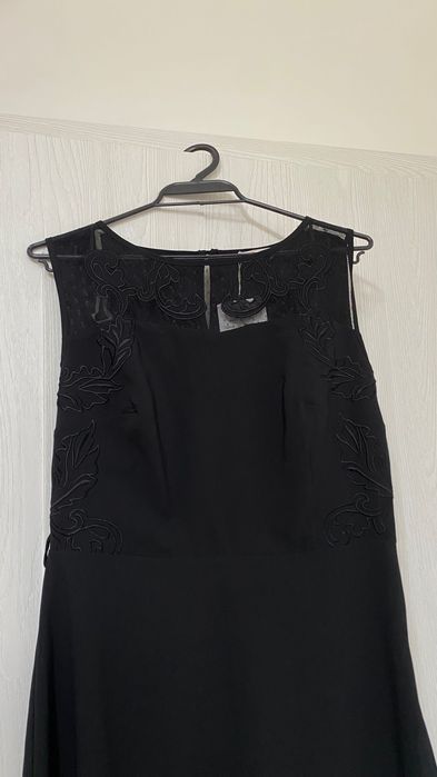 Черна рокля -къса