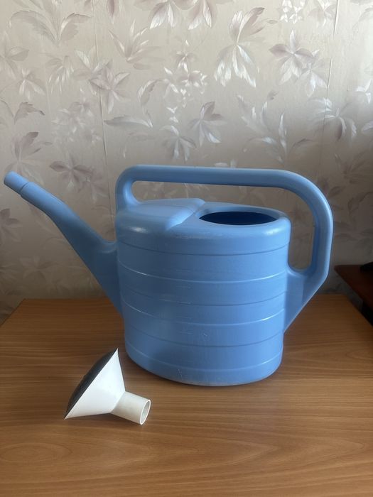 Продам лейку для полива