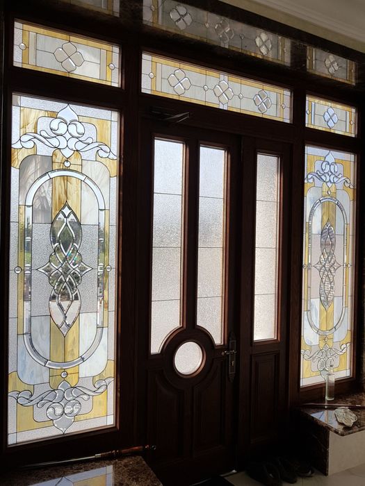 Eshiklar oynasiga vitraj qilamiz