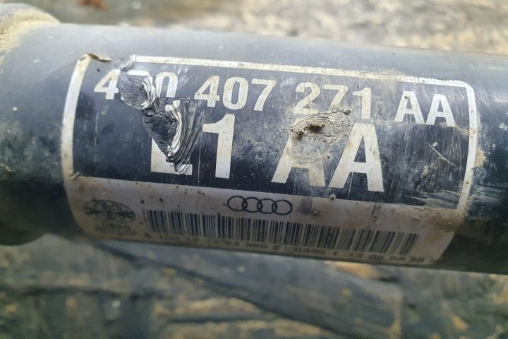 Planetara dreapta 1.8 t benzina 4b0407271aa Audi A6 4B/C5 (facelift)  [din 2001 pana  2004] seria