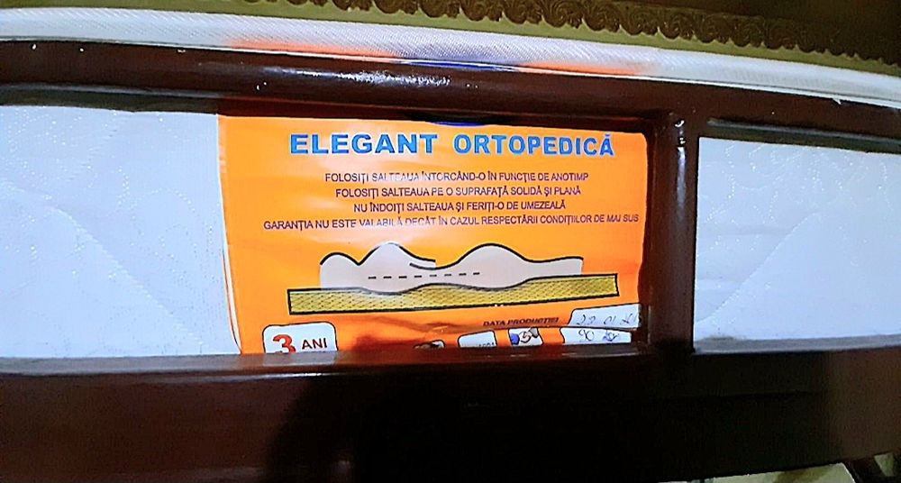 Pat suspendat de perete