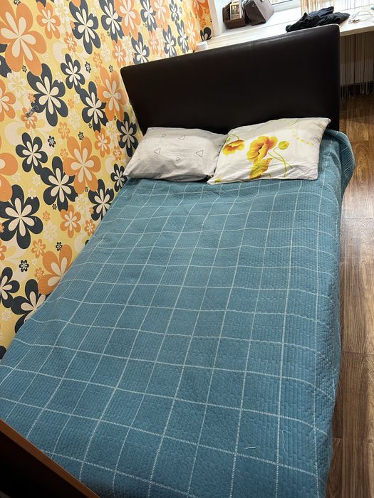 Продам кровать 1+1