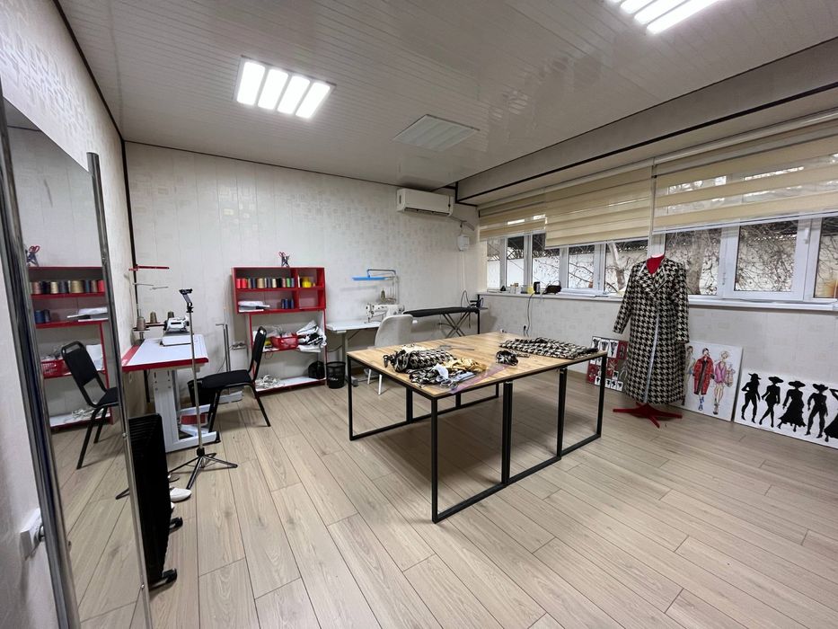 СРОЧНО Сдается оборудованное ателье, ТЦ Чиланзар