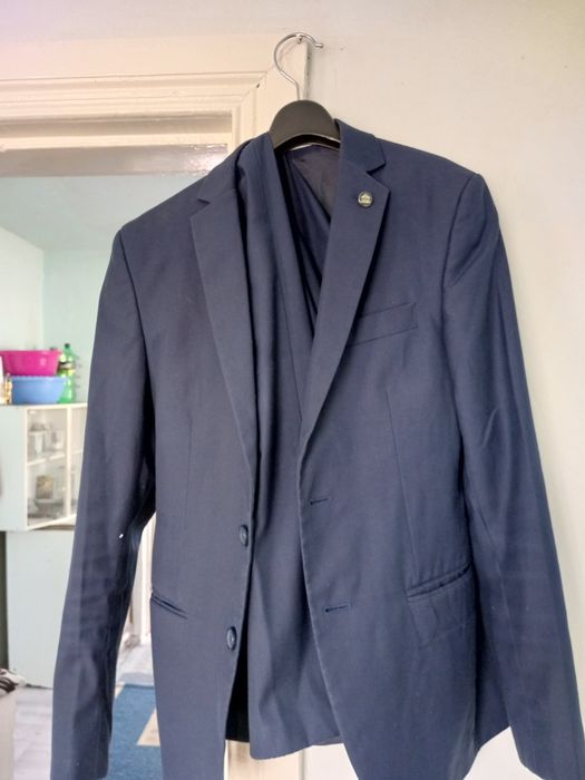 Продам мужской костюм