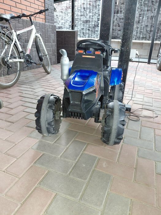 Продам Синий трактор