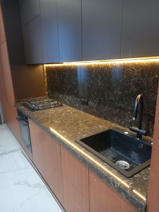 Кварц,акрил,мрамор,гранит,керамогранит