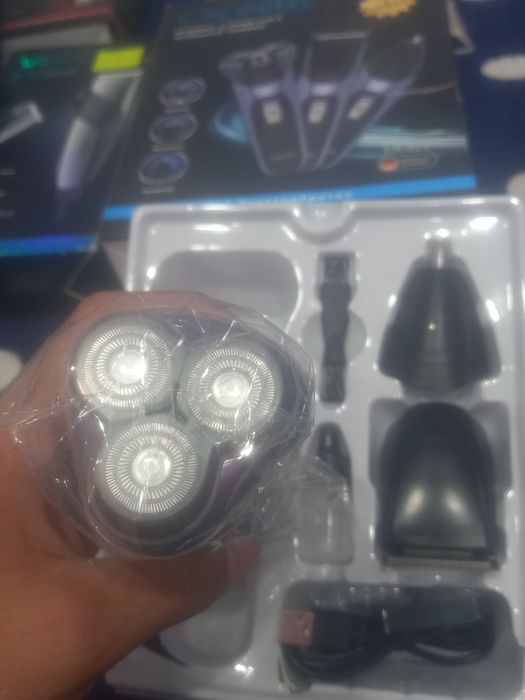 Продам новые машинки для