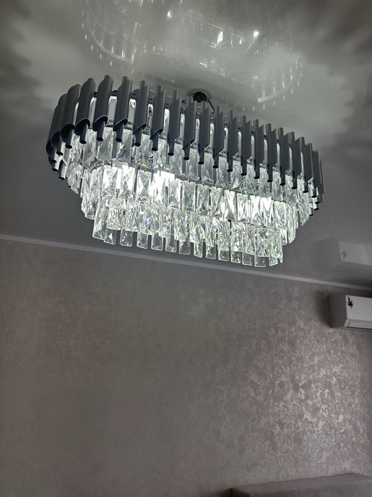 Продам люстру в идеале