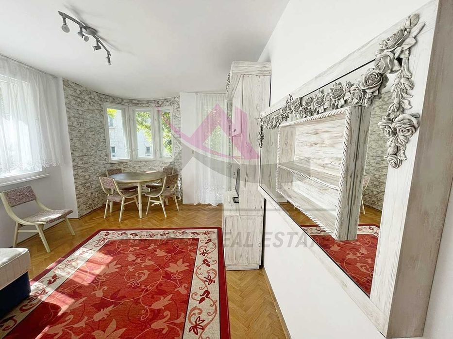 Дава се под наем Тристаен апартамент в Варна, Червен площад - 88 кв.м за 818 € - Снимка #2