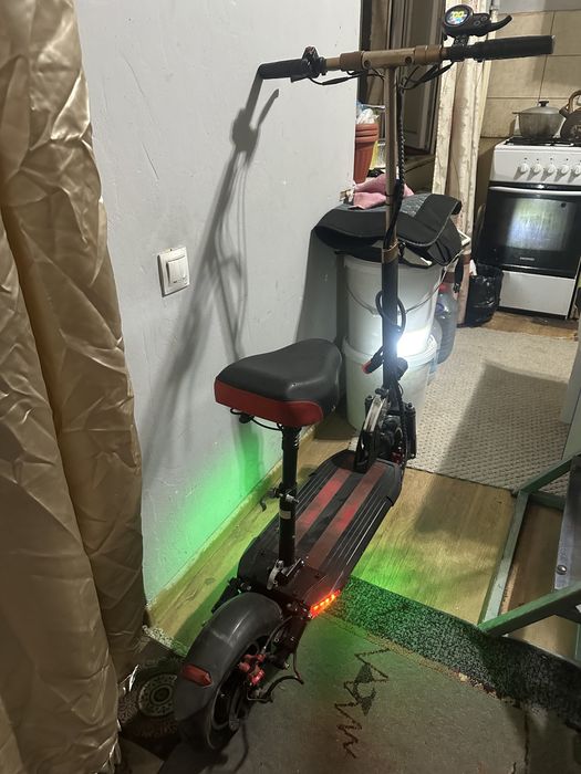 Продам самокат  электро