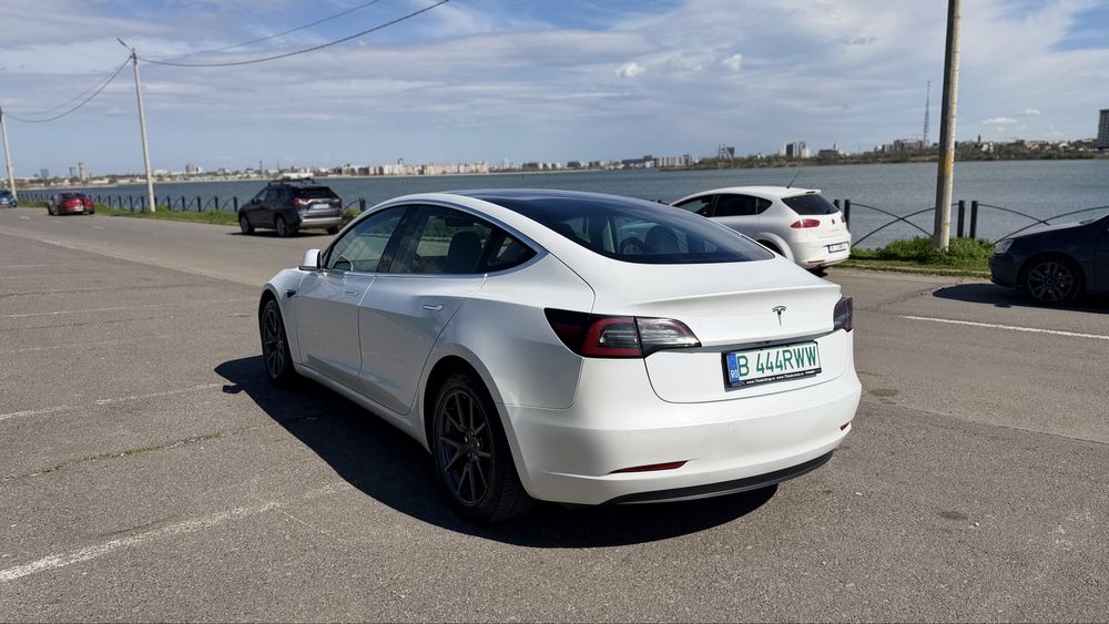 Tesla model 3 SR+ 2020