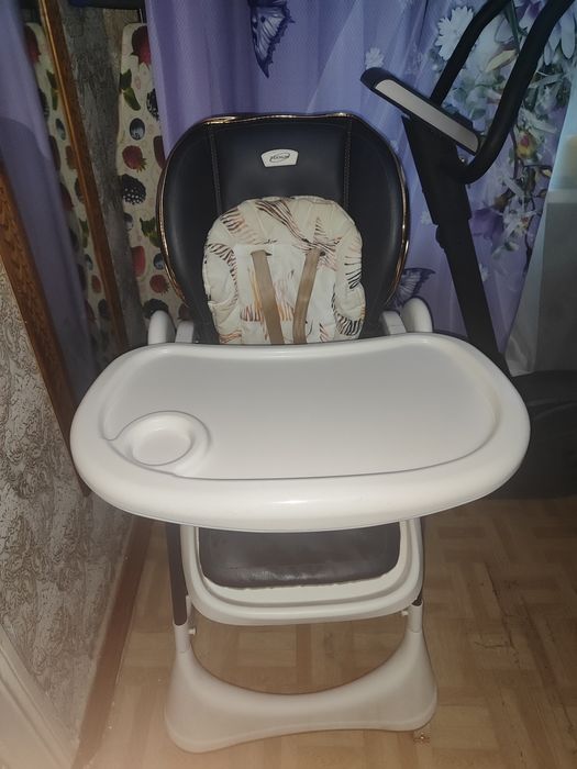Стульчик для кормления в хорошем состоянии