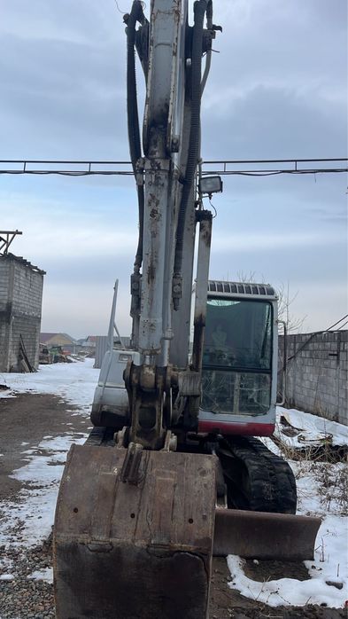 Продам  гусеничный экскаватор Halla Takeuchi