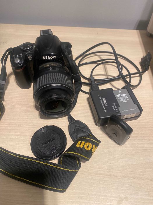 Камера Nikon D3000 + объектив + сумка + 2 аккумулятора