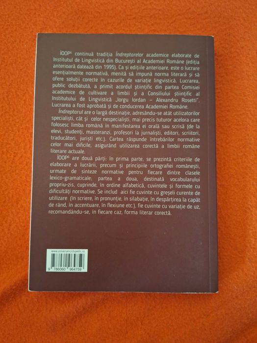 Vând 4 cărți diverse titluri