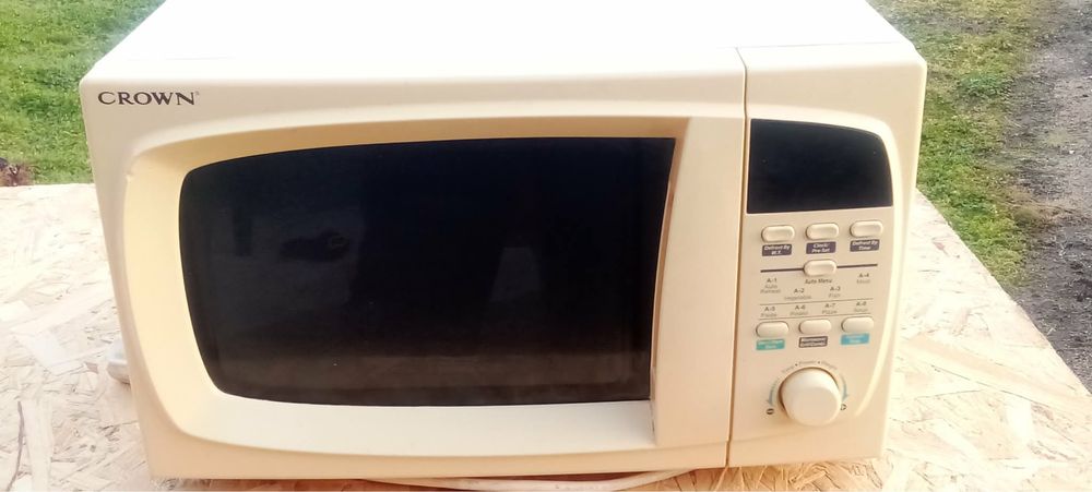 Хлебопекарна и микровълнова фурна