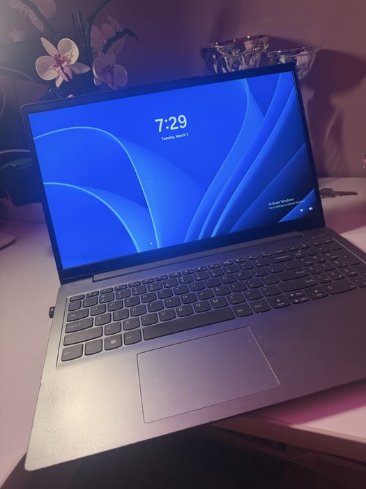 Laptop Lenovo IdeaPad 3 15ITL6 + Mouse wireless+mousepad.