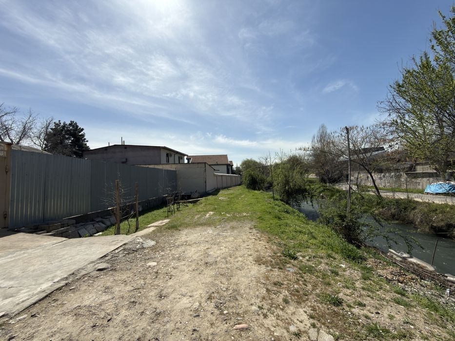 Продажа участка Циолковская 6 соток фасад 20 метров ширина около речки