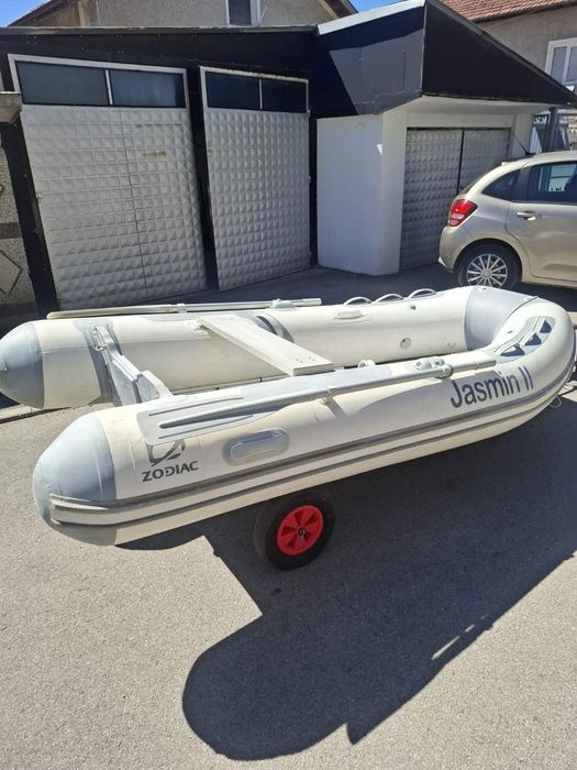 Лодка Zodiac 310
