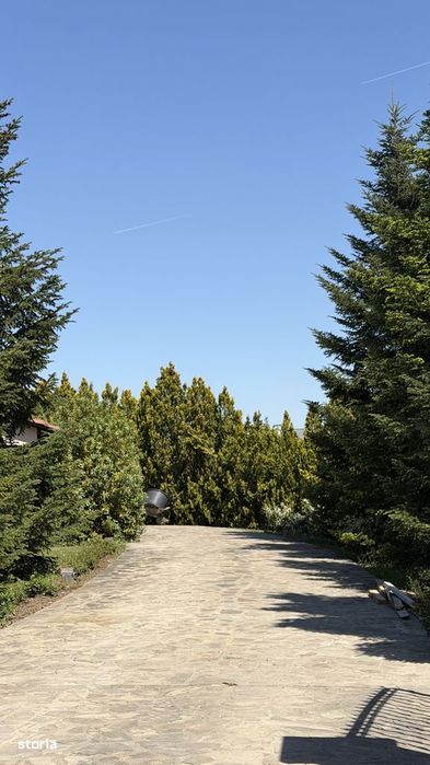 Casă rezidențială cu piscină și garaj, 7 camere