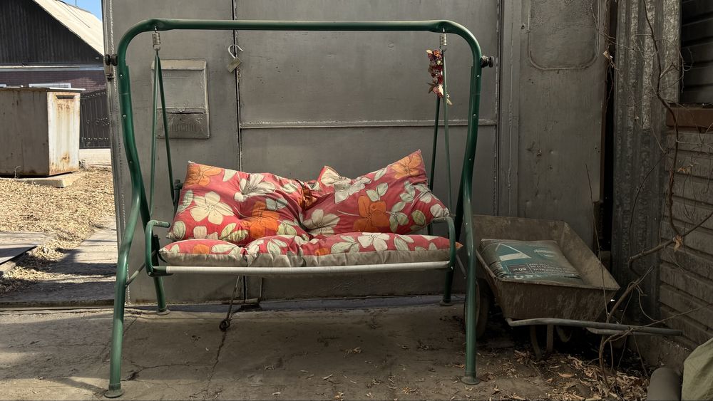 садовая качелька