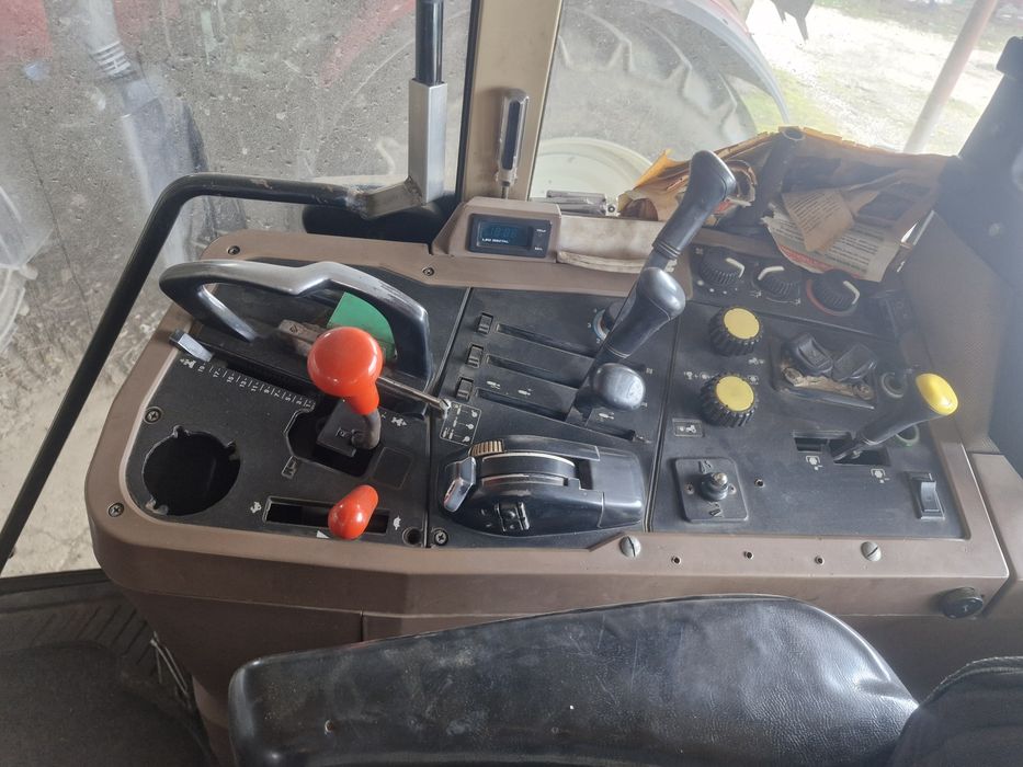 Продавам трактор John Deere 7800 в перфектно състояние