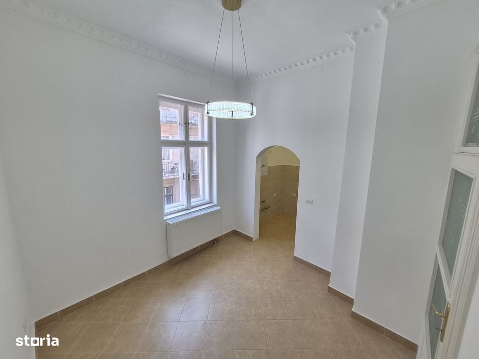 Birou de inchiriat-Piata Sinaia-3 Camere-86MP-Etaj 1-Centrala-800 Euro