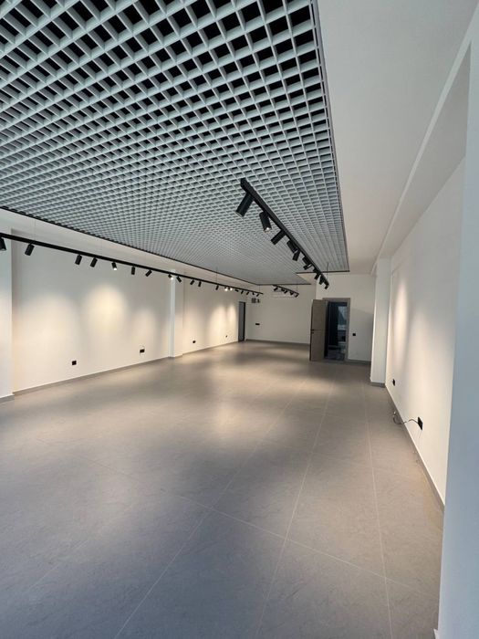 Срочно! Продаётся офис в бизнес центре ор: Аэропорт | вдоль дороги