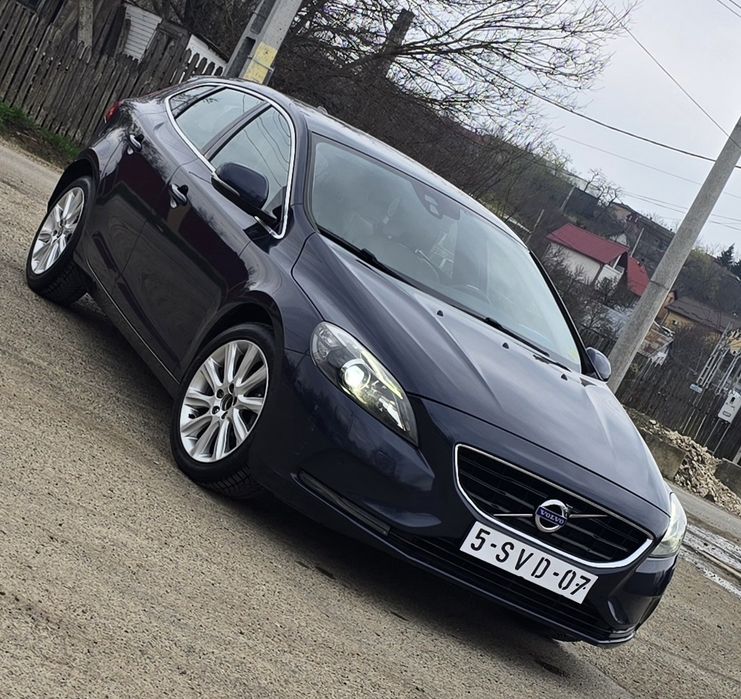 Volvo V40 Summum * Panoramic * Key-less