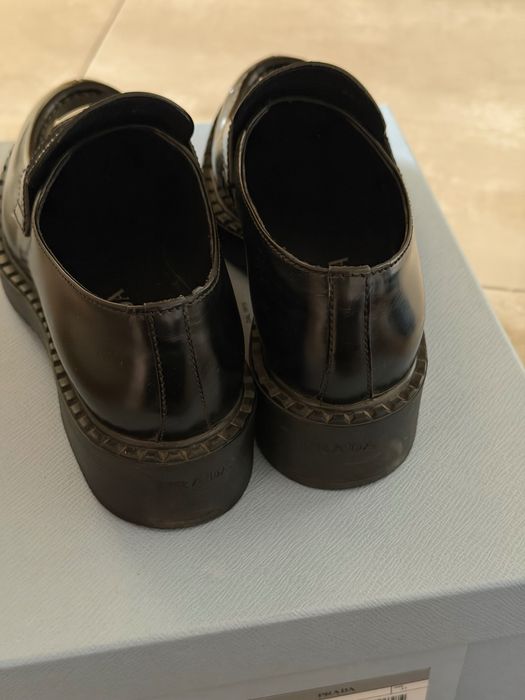 Оригинални дамски обувки Prada