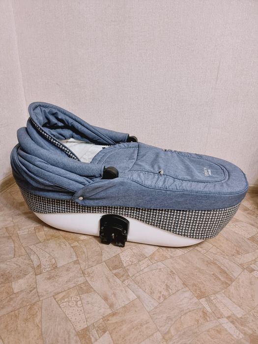 Продам коляску Adamex 2 в 1