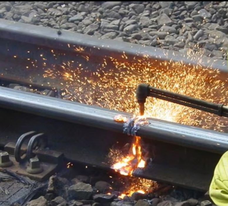 Rezak svarka xizmati  услуга резак сварщик rizak svarchik xizmati