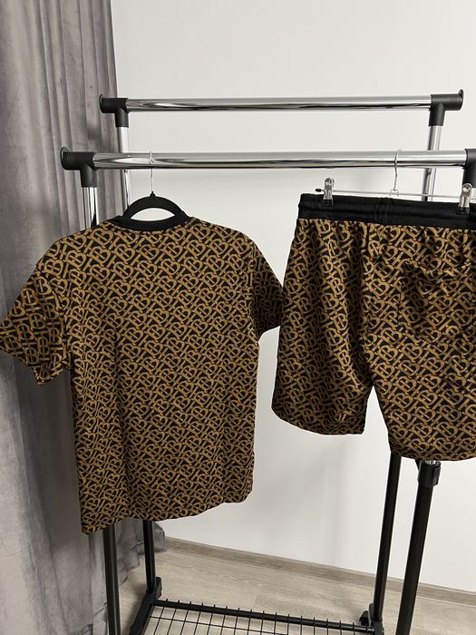 Compleu BURBERRY super calitate