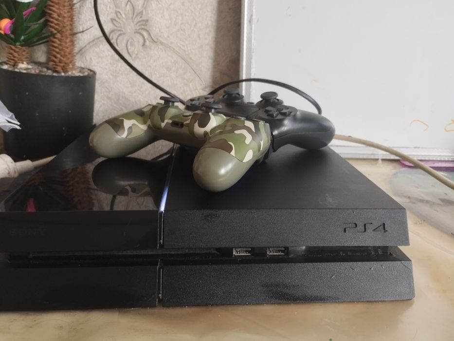 PS4 FATT 500GB два джостика