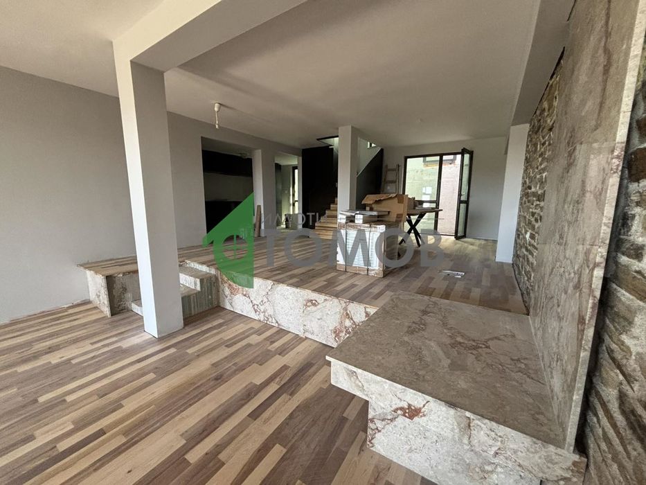 Луксозна еднофамилна къща в района на Железник