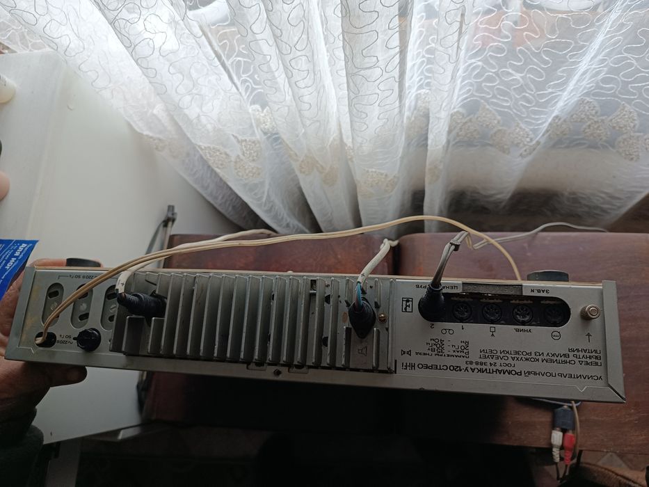 Продам  усилитель
