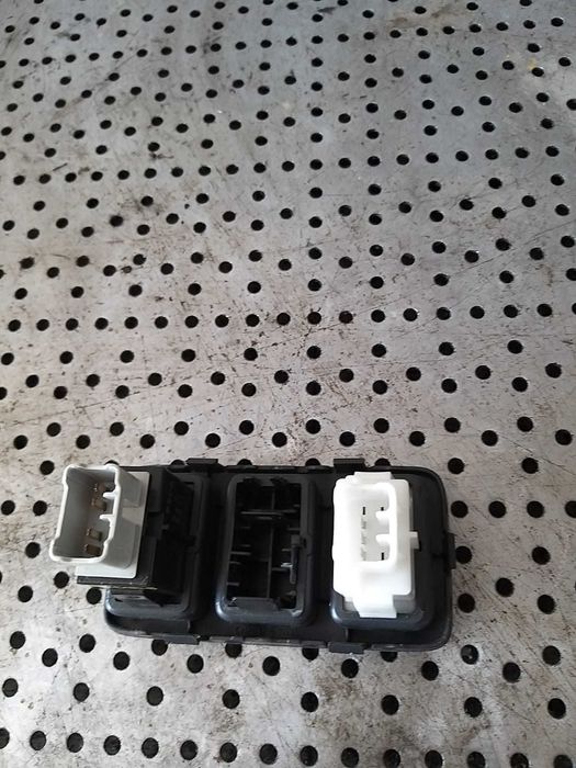 Butoane reglaj faruri suzuki swift 2008 7331262j10