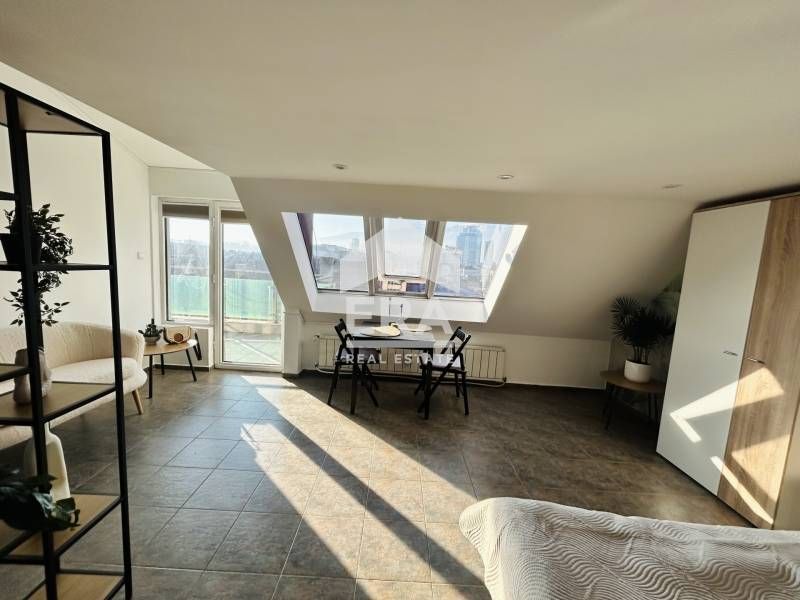 Дава се под наем Двустаен апартамент в София, Център - 70 кв.м за 987.36 € - Снимка #2