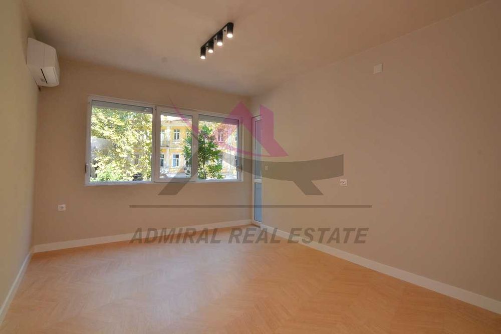 Продава се Тристаен апартамент в Варна, Гръцка махала - 109 кв.м за 3120 €/кв.м - Снимка #8