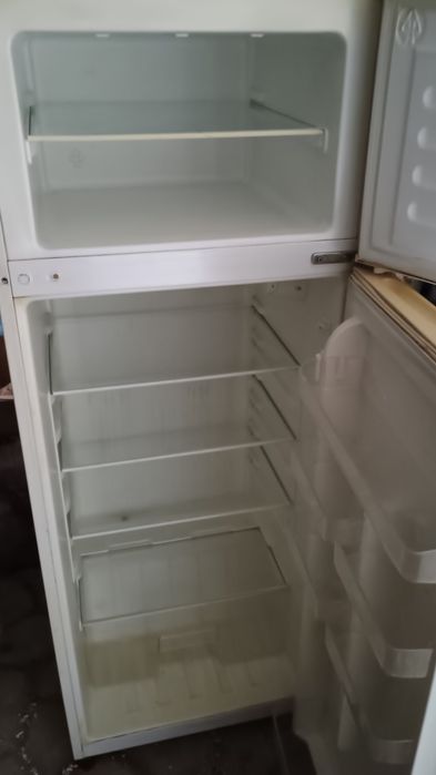 Frigider cu congelator Platinium