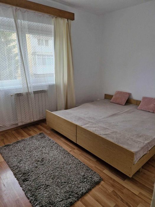 Inchiriez apartament cu două camere