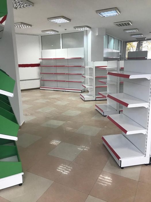 Оборудване на търговски обекти Рафтове стелаж (стилаж) и др.