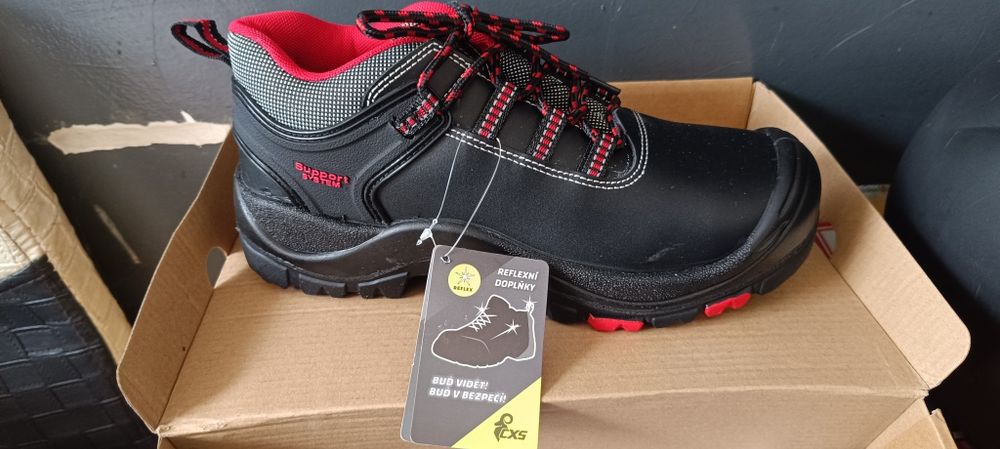 Pantofi de protecție (șantier, munca)