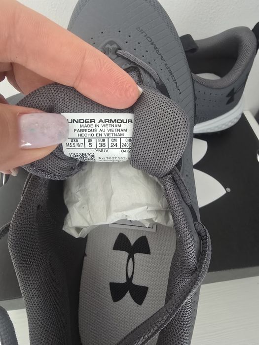 Чисто нови маратонки Under Armour