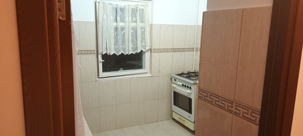 Închiriez apartament 2camere Mihai Bravu et4